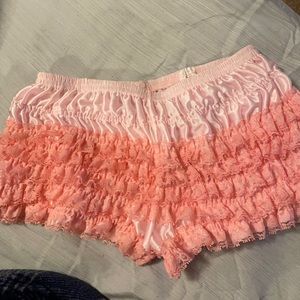 Women’s Sz Medium Pink Rufflebutts.